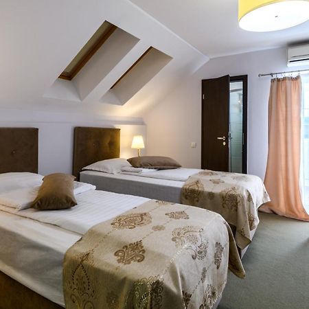 Vila Palace Caransebeş Extérieur photo