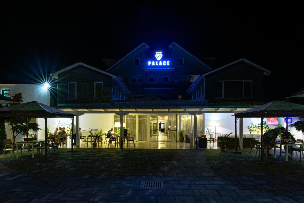 Vila Palace Caransebeş Extérieur photo