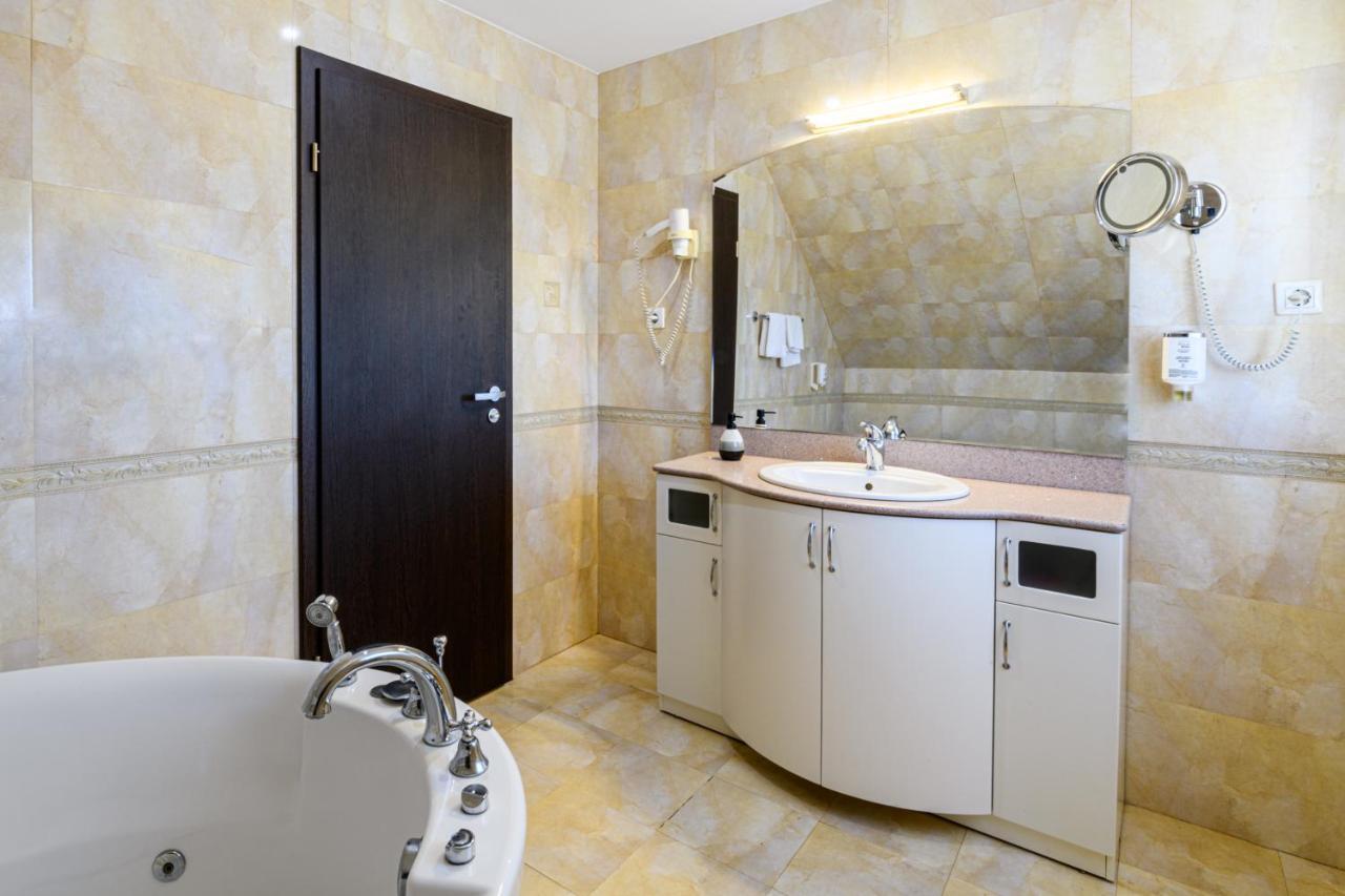 Vila Palace Caransebeş Extérieur photo