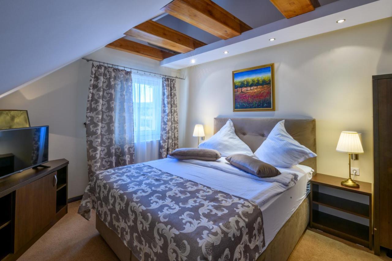 Vila Palace Caransebeş Extérieur photo